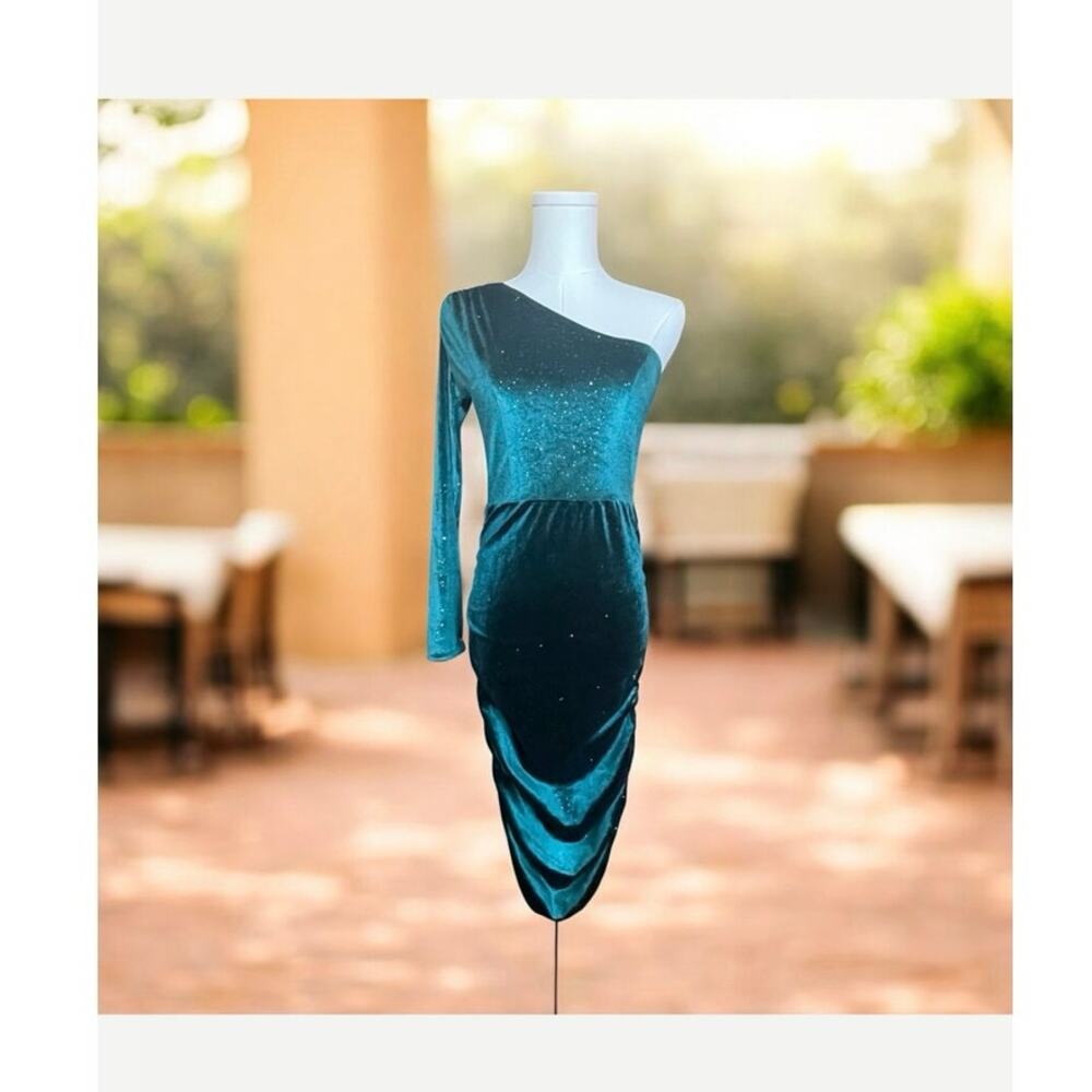 Boohoo Green Velvet Sparkling Dress Single Sleeve Size 4